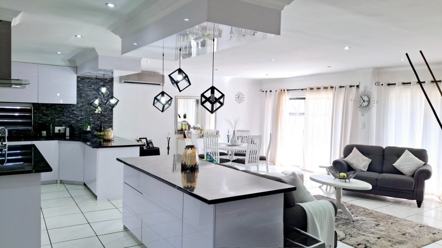 4 Bedroom Property for Sale in Roodia Free State